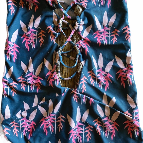 Acacia Bronx one piece in Heloconia Floral - Picture 6 of 6